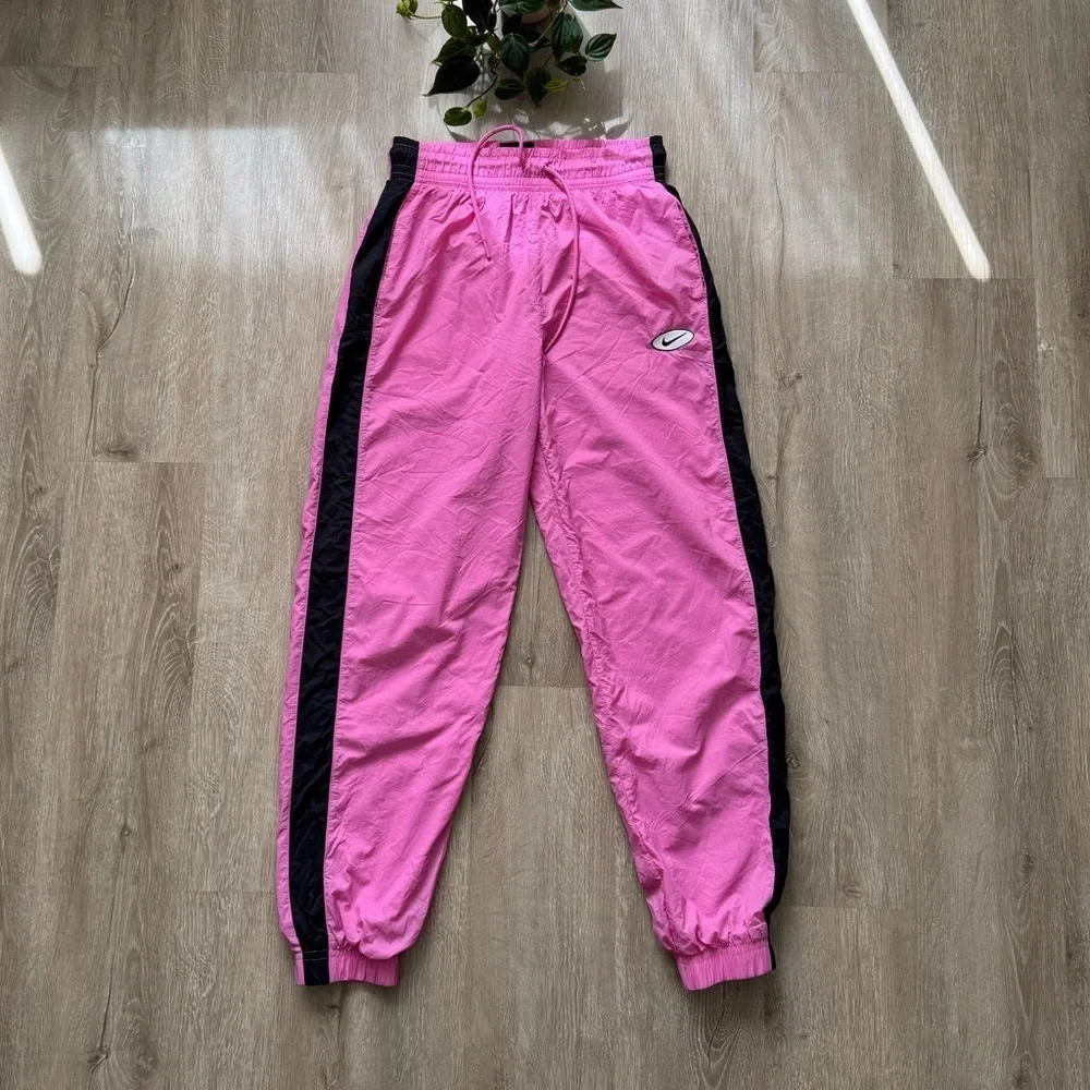 Nike Swoosh Woven Trouser Y2K Windbreaker Style Joggers Size XS